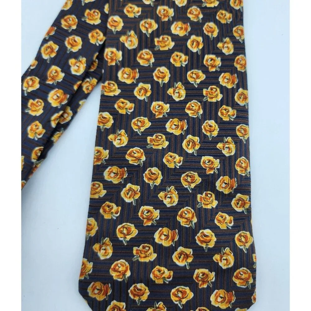 Ermenegildo Zegna Gold Rose Floral Pattern Neck Tie 100% Silk Italy‎ Made